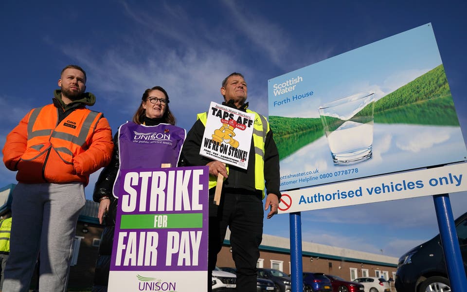 Unions accept pay deal following strike at Scottish Water