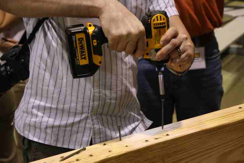 DeWalt DCF885L2 Impact Driver Application