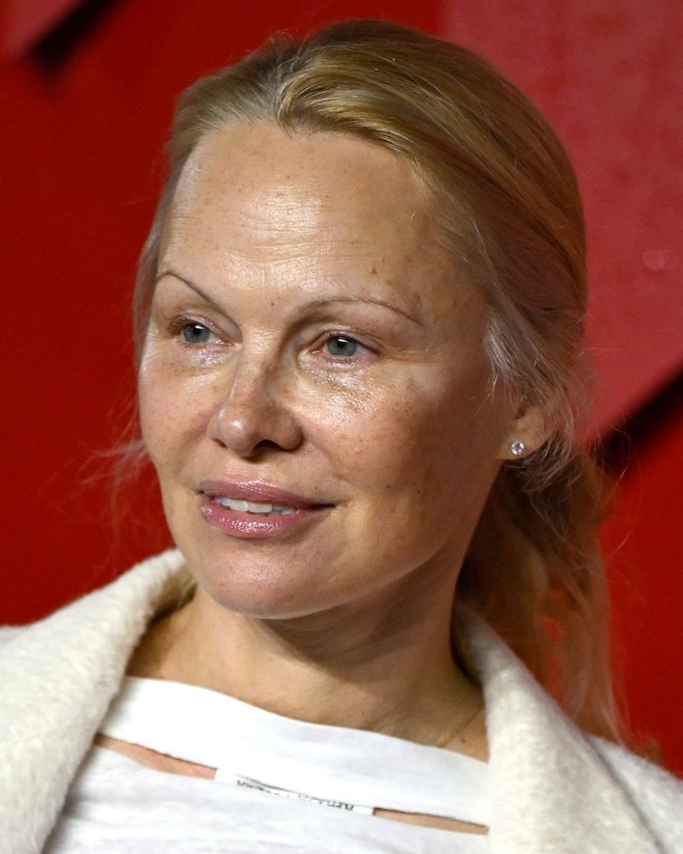 Pamela Anderson sticks to barefaced beauty at the 2023 Fashion Awards